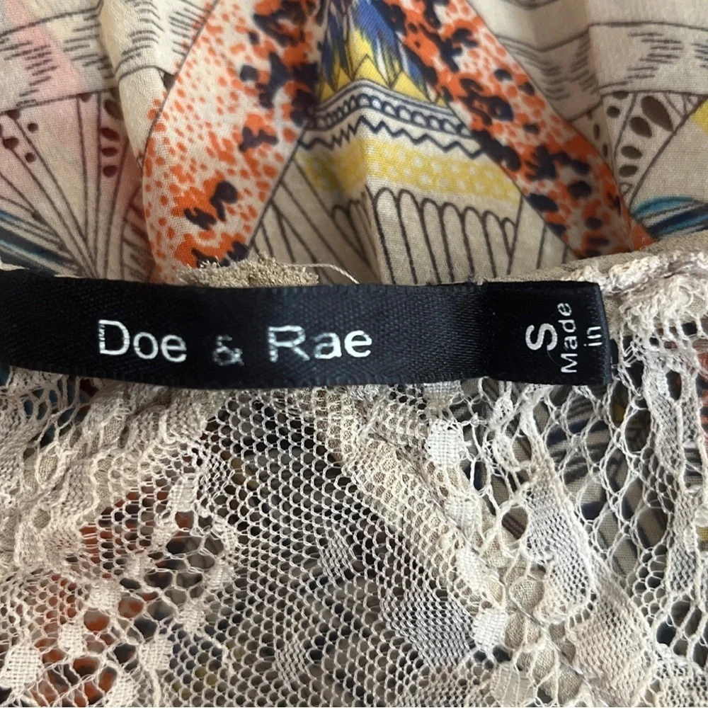 DOE & RAE Flowy Boho Feather Print Top with Rope and lace detailing EUC … - Picture 3 of 10